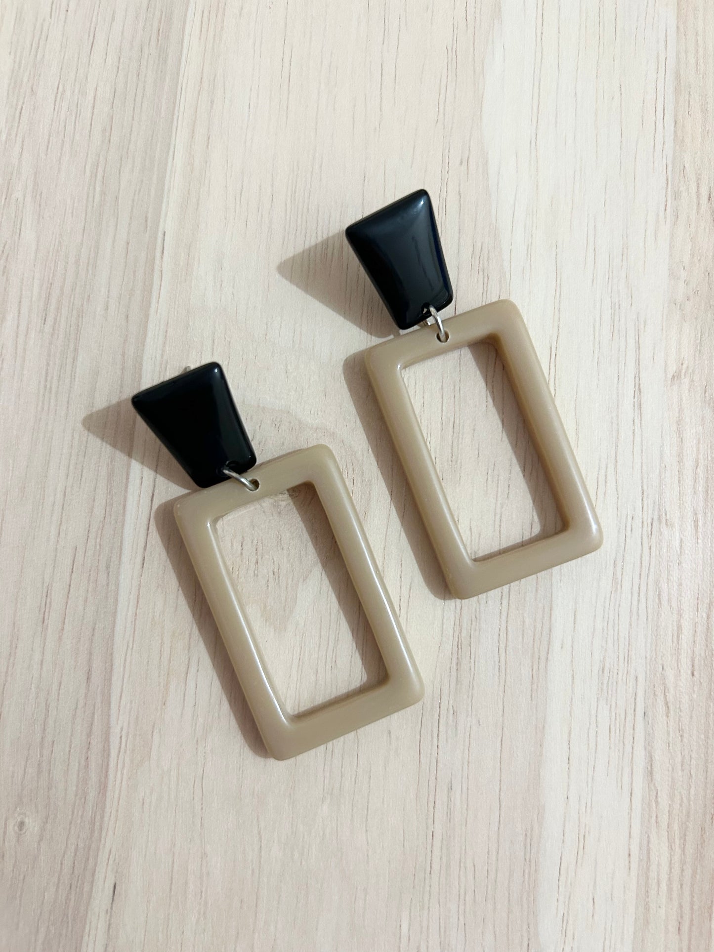 Retro Resin Geometric Earrings