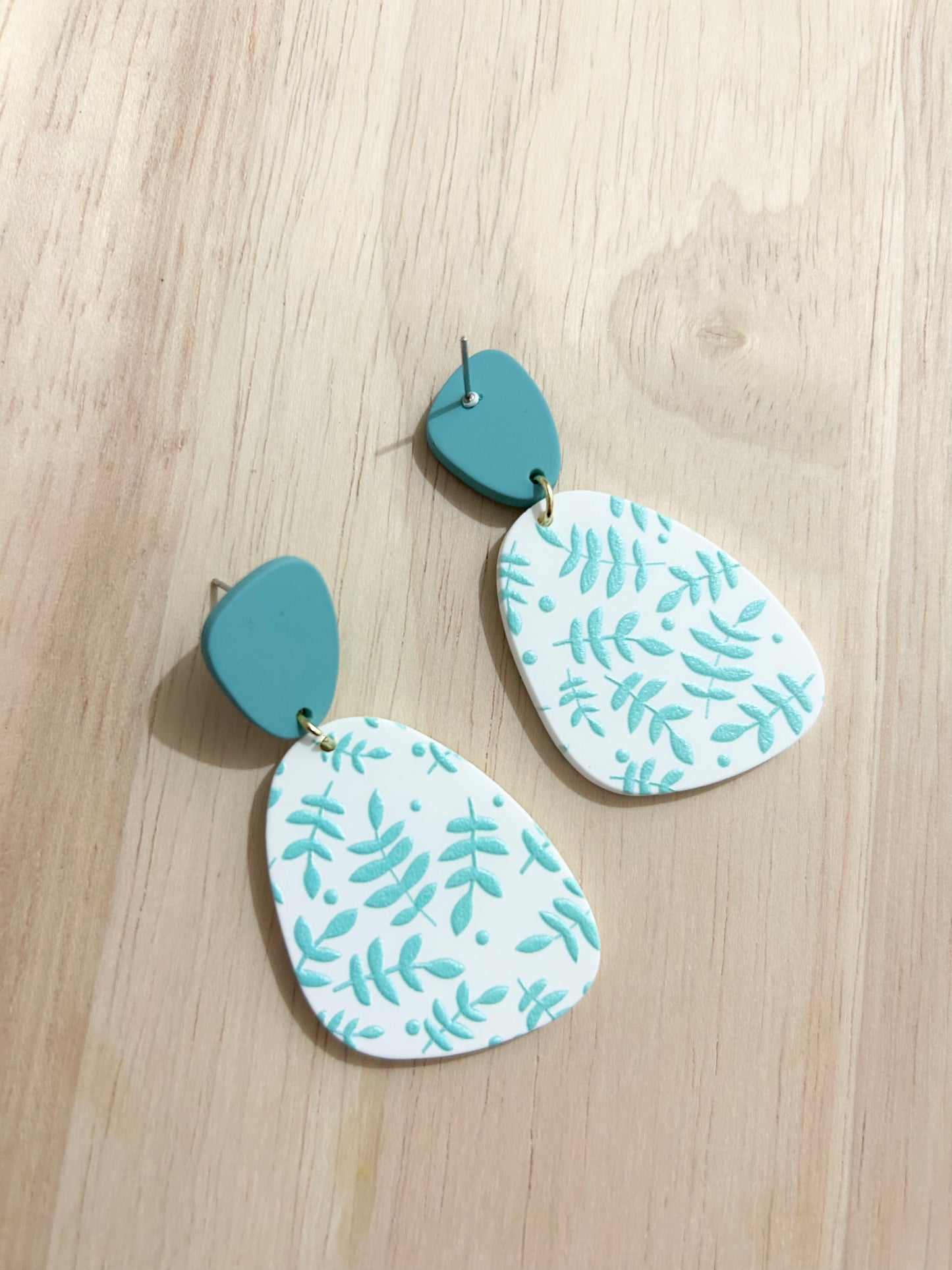 Irregular Shape Blue Grass Pattern Acrylic Earrings